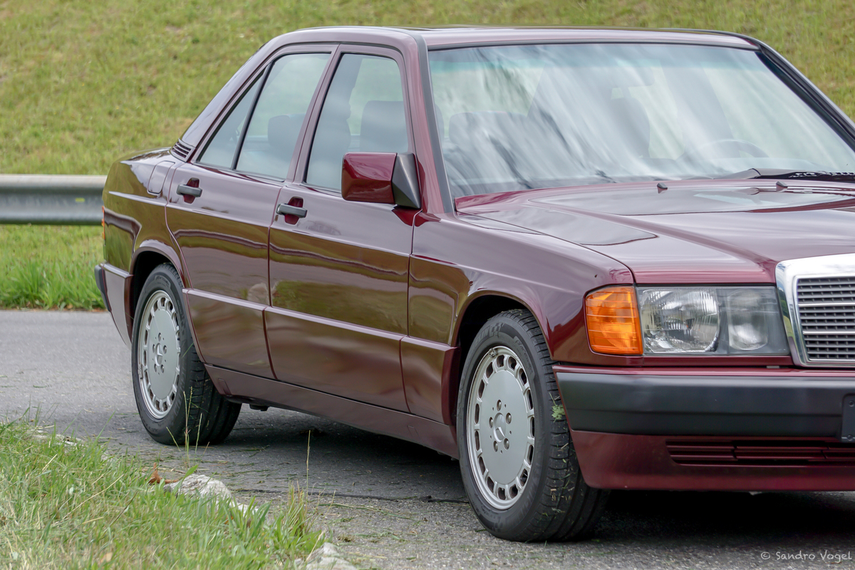 Bild 17 48 vom Fahrzeug-Verkaufsinserat Mercedes-Benz 190 E 1.8 Avantgarde rosso Nr. 208 280 1992 neuwertig - limitiertes Sondermodell Nr. 208 280 - garantierte Kilometer - aus 2. Hand - Service + MFK mit Veteraneneintrag