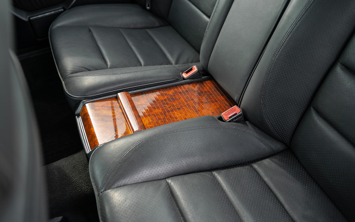 Bild 34 48 vom Fahrzeug-Verkaufsinserat Mercedes Benz 500 E W124 1992 500 E - Originalzsutand Mercedes Scheckheft