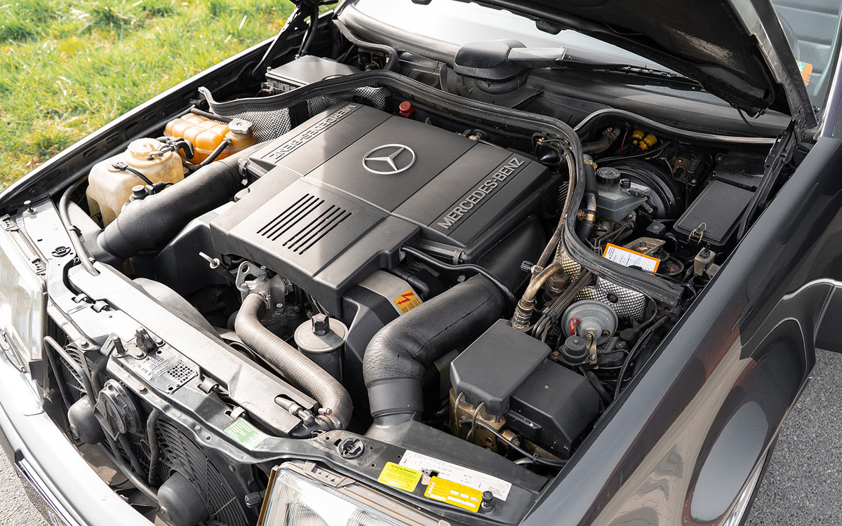 Bild 48 48 vom Fahrzeug-Verkaufsinserat Mercedes Benz 500 E W124 1992 500 E - Originalzsutand Mercedes Scheckheft