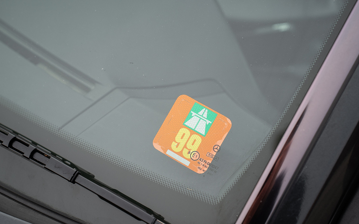 Bild 16 48 vom Fahrzeug-Verkaufsinserat Mercedes Benz 500 E W124 1992 500 E - Originalzsutand Mercedes Scheckheft