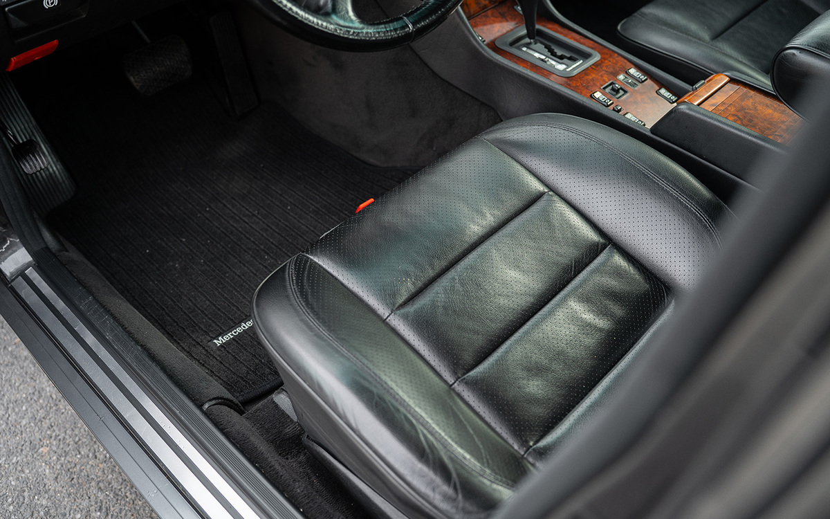 Bild 24 48 vom Fahrzeug-Verkaufsinserat Mercedes Benz 500 E W124 1992 500 E - Originalzsutand Mercedes Scheckheft