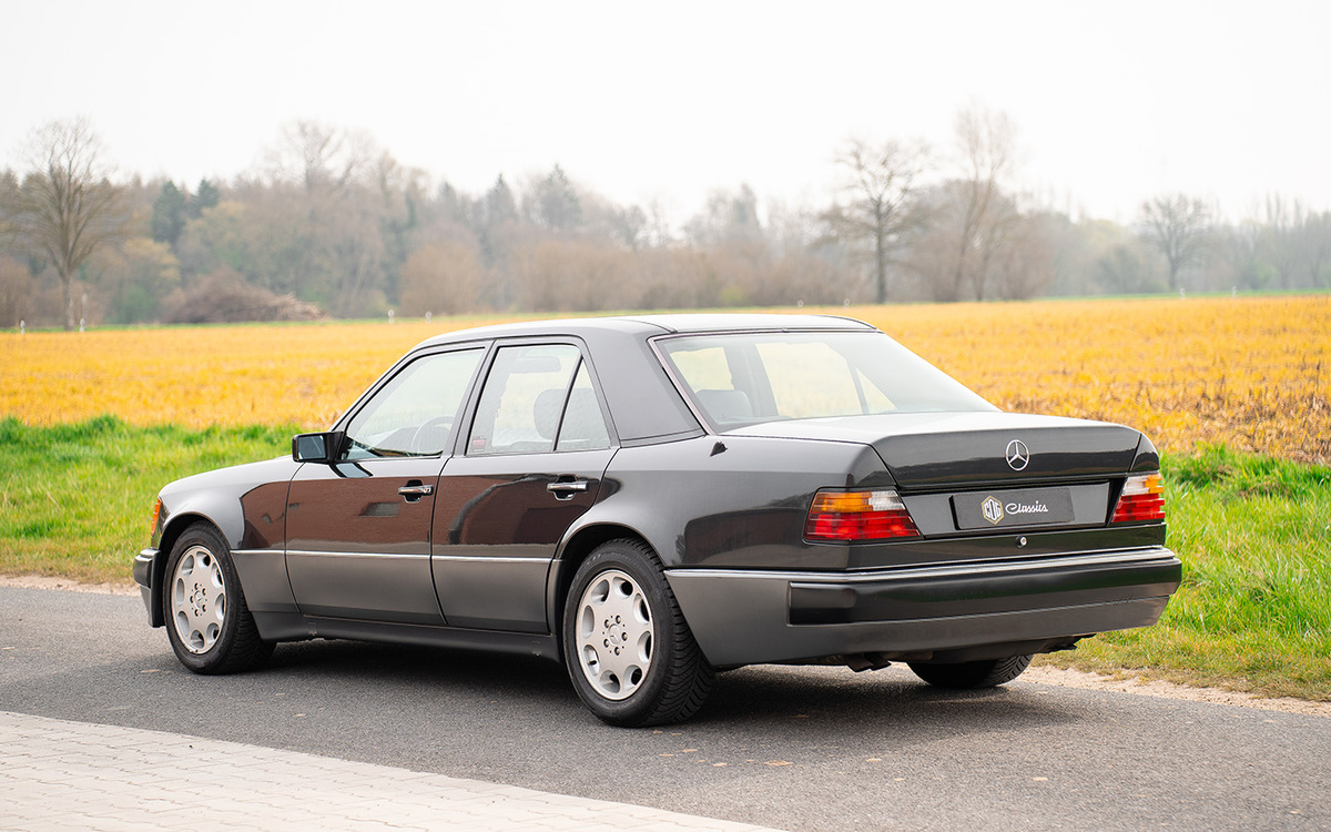 Bild 5 48 vom Fahrzeug-Verkaufsinserat Mercedes Benz 500 E W124 1992 500 E - Originalzsutand Mercedes Scheckheft