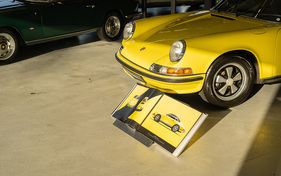 Bild 5 von Inserat Porsche 911 T 2.4 Oelklappe 1972