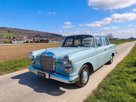 Mercedes Benz 200 Heckflosse (1967)