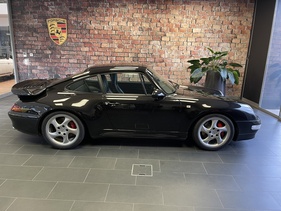 Porsche 911 Turbo (1995) Porsche 911 Turbo (1995)
