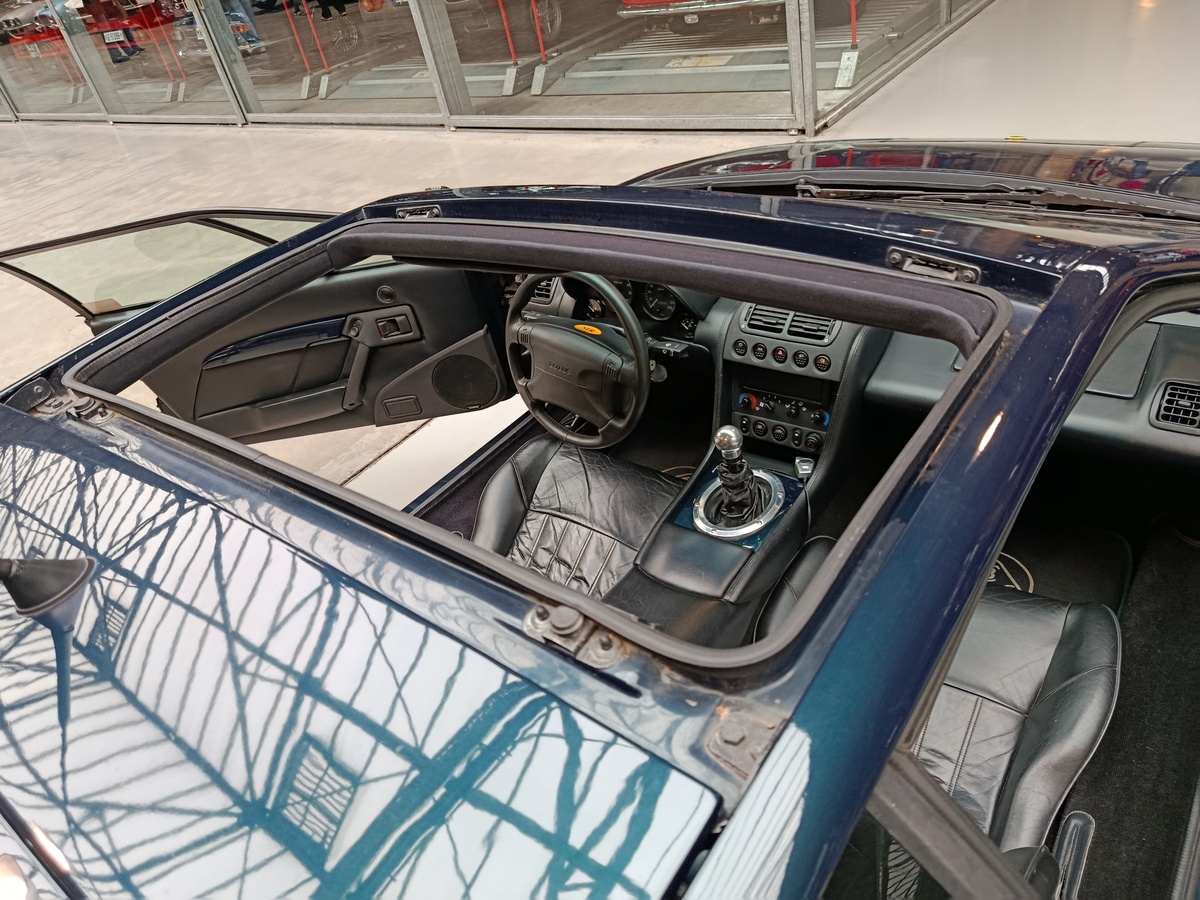 Bild 20 20 vom Fahrzeug-Verkaufsinserat Lotus Esprit V8 GT 2001