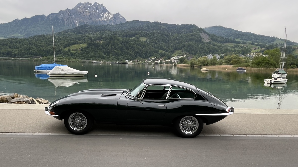 Bild 6 23 vom Fahrzeug-Verkaufsinserat Jaguar E-Type Serie 1 3,8 Litre FHC Serie 1 1964 Restaurierter E-Type in einer einzigartigen Farbkombination zu verkaufen