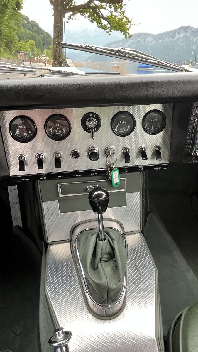 Bild 19 23 vom Fahrzeug-Verkaufsinserat Jaguar E-Type Serie 1 3,8 Litre FHC Serie 1 1964 Restaurierter E-Type in einer einzigartigen Farbkombination zu verkaufen