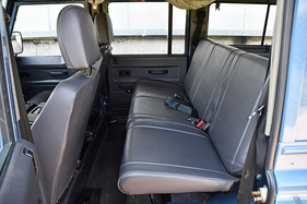 Bild 11 von Inserat Land Rover Defender 110 Turbo D 1989