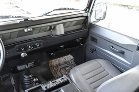 Bild 14 von Inserat Land Rover Defender 110 Turbo D 1989