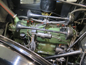 Bild 10 von Inserat Packard Saloon 1937