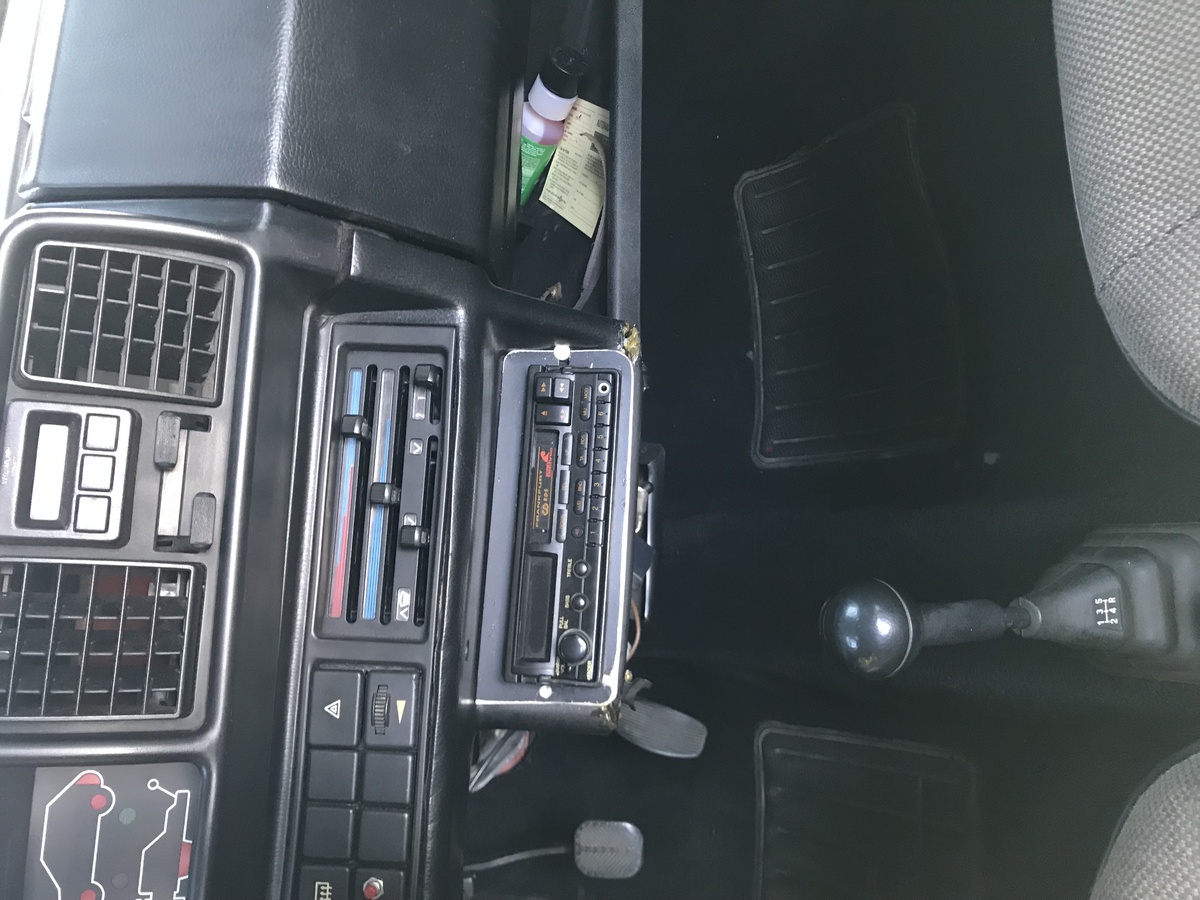 Bild 12 12 vom Fahrzeug-Verkaufsinserat Fiat Ritmo S85 Bertone Cabrio 1982 Kultiges Cabriolet mit viel Fahrspass fuer die ganze Familie