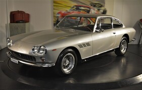 Ferrari 330GT 2+2 (1965) Ferrari 330GT 2+2 (1965)