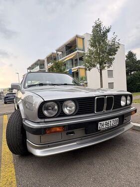 BMW 320 (1987) BMW 320 (1987)