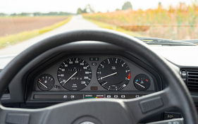 Bild 35 von Inserat BMW E30 320i 1984