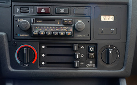 Bild 38 von Inserat BMW E30 320i 1984