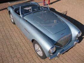 Austin Healey 100 / 4 (1953) Austin Healey 100 / 4 (1953)