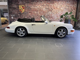 Porsche 911 Carrera 2 Cabriolet (1992) Porsche 911 Carrera 2 Cabriolet (1992)