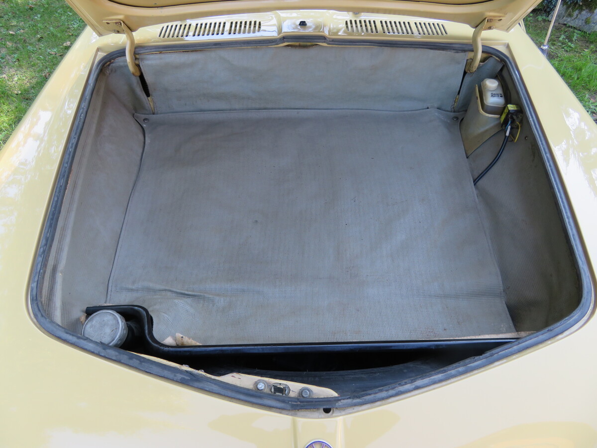 Bild 18 18 vom Fahrzeug-Verkaufsinserat Volkswagen Karmann Typ 34 1969 Der Grosse Karmann fuer die Frau von Welt