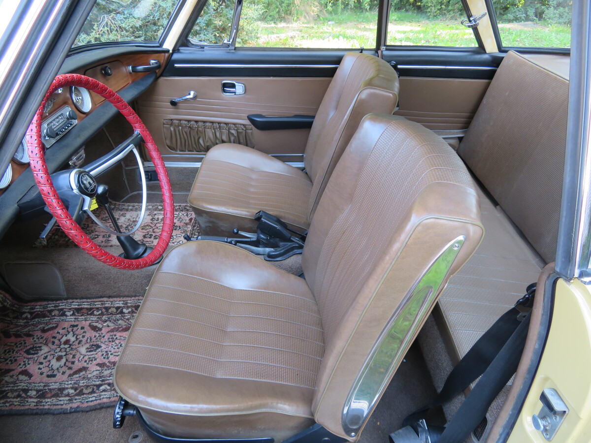 Bild 10 18 vom Fahrzeug-Verkaufsinserat Volkswagen Karmann Typ 34 1969 Der Grosse Karmann fuer die Frau von Welt