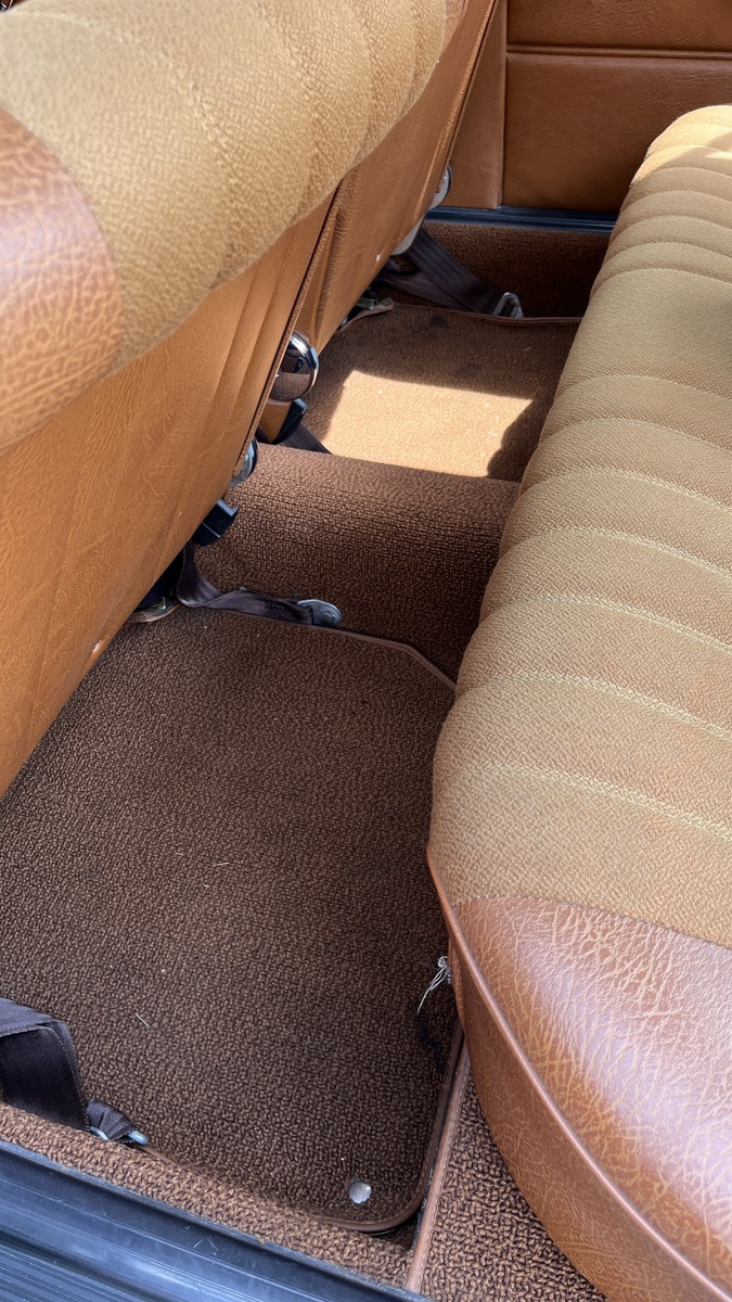 Bild 9 10 vom Fahrzeug-Verkaufsinserat Mercedes Benz 200 W115 8 1971 ....seit 1971 im Familienbesitz, selten auf dem Markt Veteranenfahrzeug