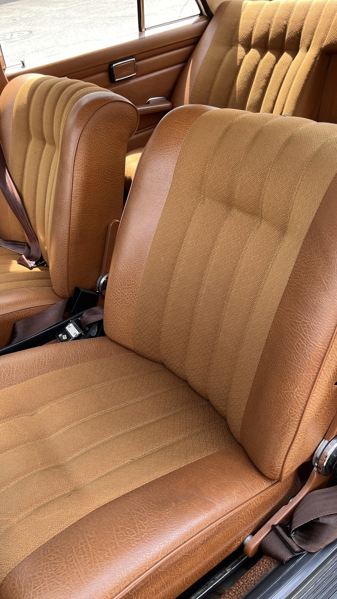 Bild 8 10 vom Fahrzeug-Verkaufsinserat Mercedes Benz 200 W115 8 1971 ....seit 1971 im Familienbesitz, selten auf dem Markt Veteranenfahrzeug