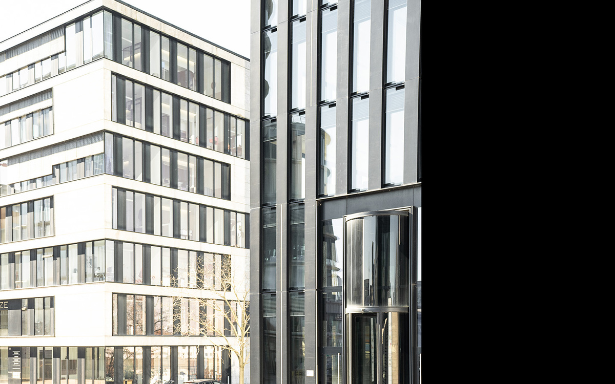 Bild 12 48 vom Fahrzeug-Verkaufsinserat Maserati 4200 GT 2004 4200 GT - Schalter 66tkm Scheckheft 2.Hand