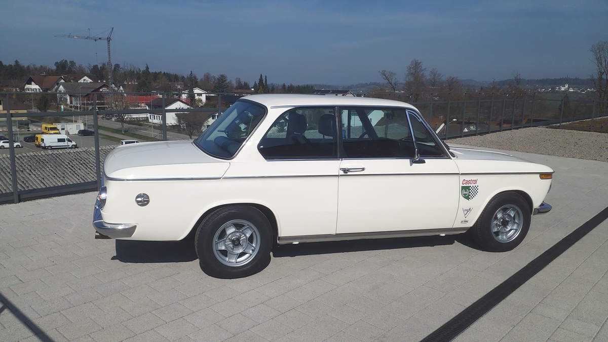 Bild 2 19 vom Fahrzeug-Verkaufsinserat BMW 2002 1972 Veteranenfahrzeug