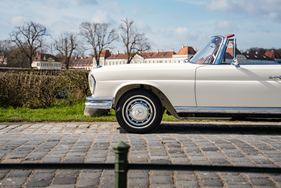 Bild 4 von Inserat Mercedes-Benz 220 SEB Cabrio W111 1964