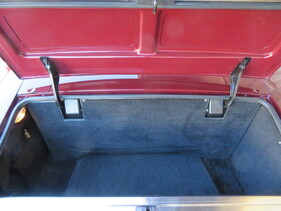 Bild 16 von Inserat Aston Martin V8 Volante 1980