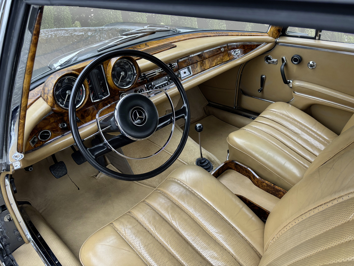Bild 4 9 vom Fahrzeug-Verkaufsinserat Mercedes Benz 220 SE Coupe 1964 Mercedes 220 SE fuer einen Aestethen, der Stil und Eleganz liebt.