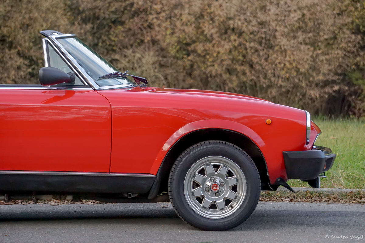 Bild 11 50 vom Fahrzeug-Verkaufsinserat Fiat Pininfarina Spider 124 DS Europa 2.0 i.e. 1983 garantiere Kilometer - sehr schoener Zustand - original und unverbastelt - ab MFK inkl. Veteraneneintrag + Service - aus 2. Hand - komplette Bordmappe