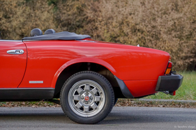 Bild 9 von Inserat Fiat Pininfarina Spider 124 DS Europa 2.0 i.e. 1983
