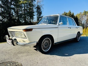 BMW 2000 (1968) BMW 2000 (1968)