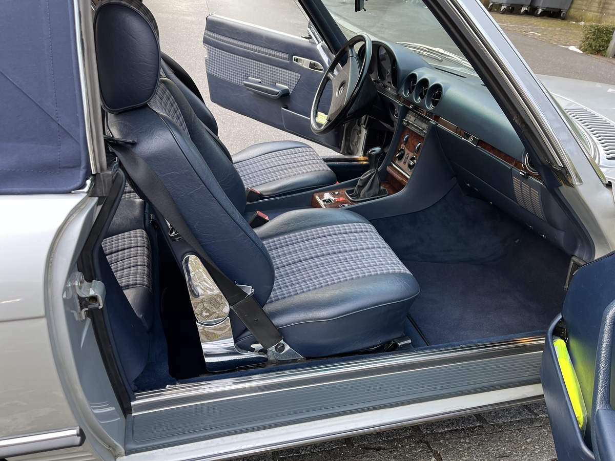 Bild 11 13 vom Fahrzeug-Verkaufsinserat Mercedes Benz 300 SL R107 1987