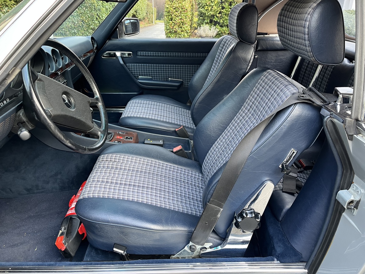 Bild 10 13 vom Fahrzeug-Verkaufsinserat Mercedes Benz 300 SL R107 1987