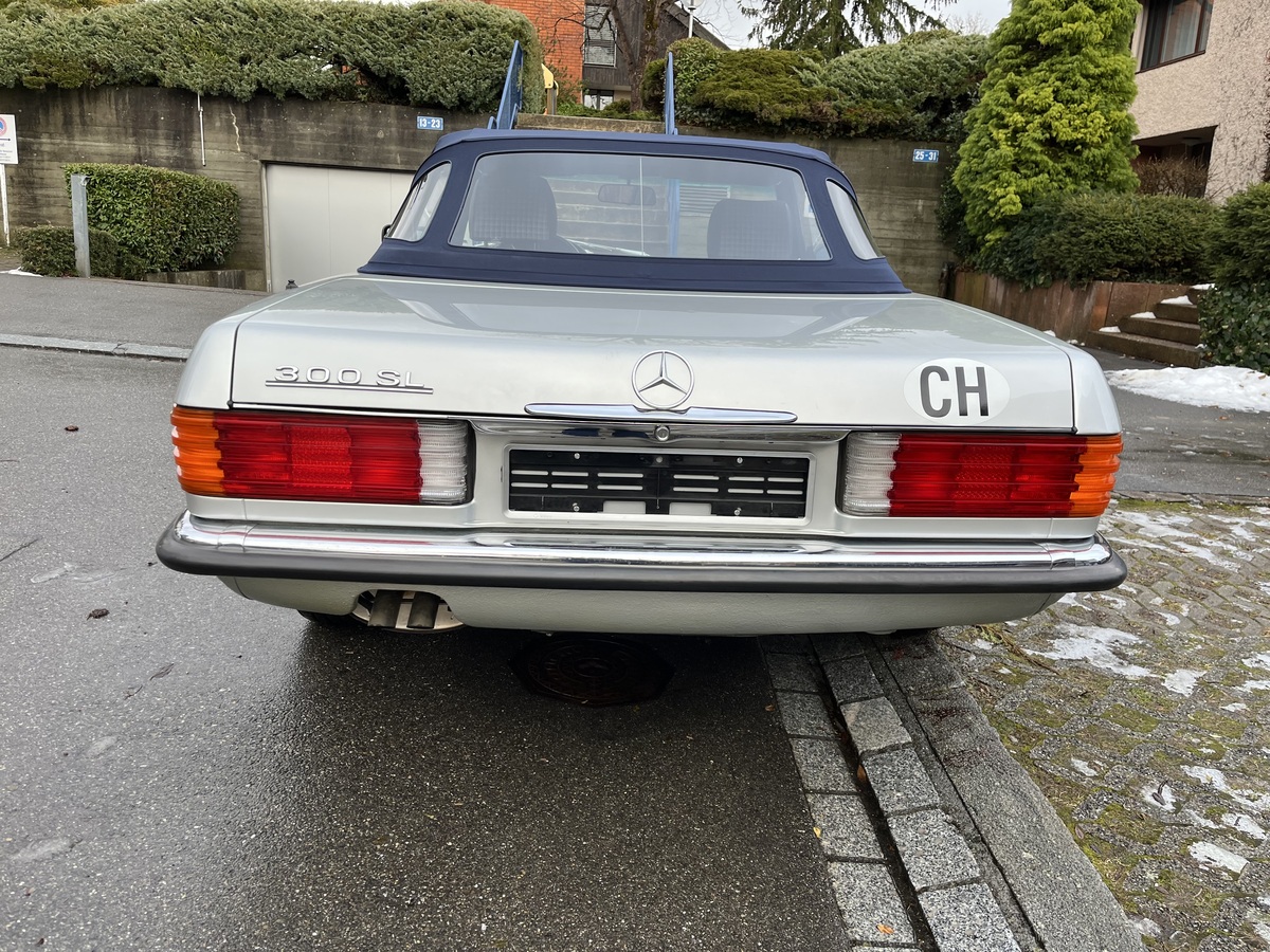 Bild 2 13 vom Fahrzeug-Verkaufsinserat Mercedes Benz 300 SL R107 1987