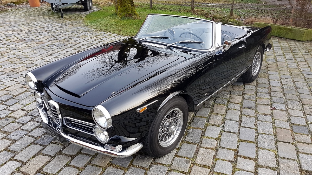 Alfa Romeo 2600 Touring Spider (1962) Oldtimer kaufen Zwischengas