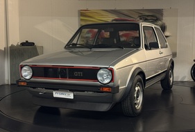 VW Golf 1 GTI (1977) VW Golf 1 GTI (1977)