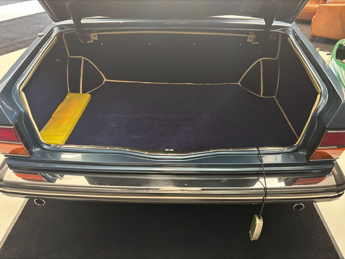 Bild 5 6 vom Fahrzeug-Verkaufsinserat Rolls-Royce Silver Spirit 1985 Schoener gepflegter Rolls-Royce Silver Spirit