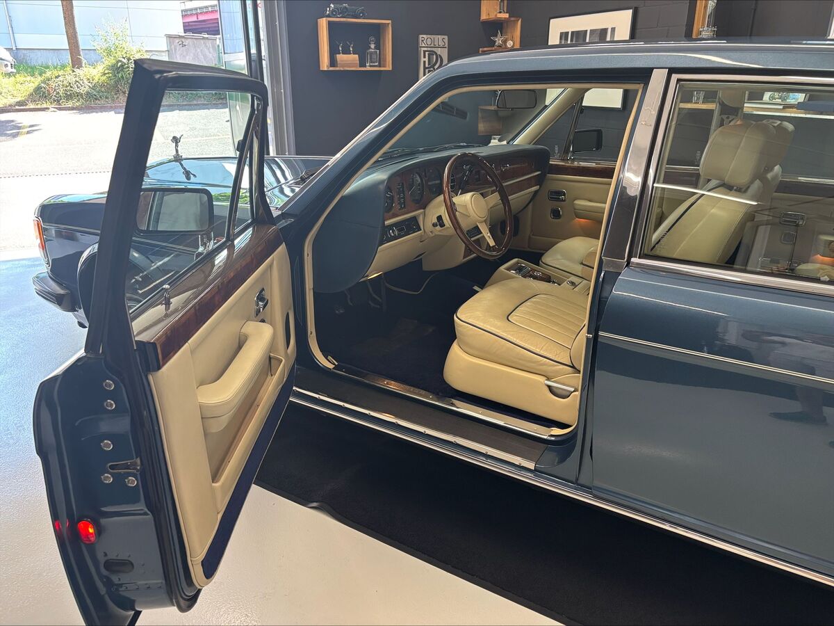 Bild 2 6 vom Fahrzeug-Verkaufsinserat Rolls-Royce Silver Spirit 1985 Schoener gepflegter Rolls-Royce Silver Spirit