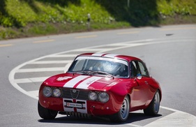 Alfa Romeo 2000 GT (1972) Alfa Romeo 2000 GT (1972)