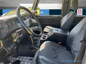 Land Rover Defender 110 SW 2.5 Td5 Lara Croft TOMB RAIDER - Sondermodell (2002) Land Rover Defender 110 SW 2.5 Td5 Lara Croft TOMB RAIDER - Sondermodell (2002)