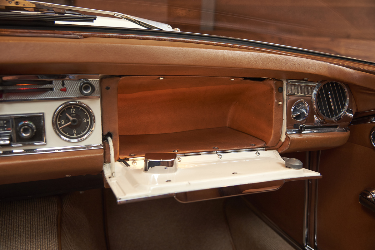 Bild 17 37 vom Fahrzeug-Verkaufsinserat Mercedes-Benz 230 SL 1965 Vollstaendige Historie Deutsches Fahrzeug Top gepflegter Gesamtzustand