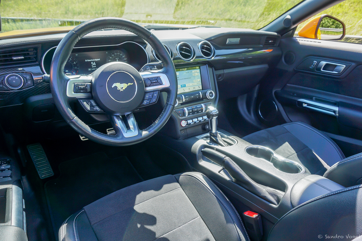 Bild 19 26 vom Fahrzeug-Verkaufsinserat Ford Mustang Convertible 5.0 V8 GT Automat 2019 sehr gepflegtes Fahrzeug - ab Service - neue Michelin Pilot Sport Reifen - aus 1. Hand - Touchscreen-Navi - B+O - AppLink