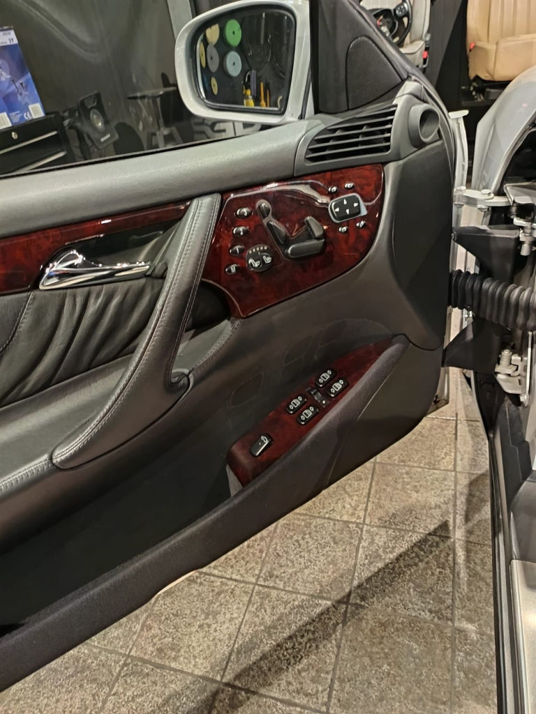 Bild 6 8 vom Fahrzeug-Verkaufsinserat Mercedes Benz CL 600 2000