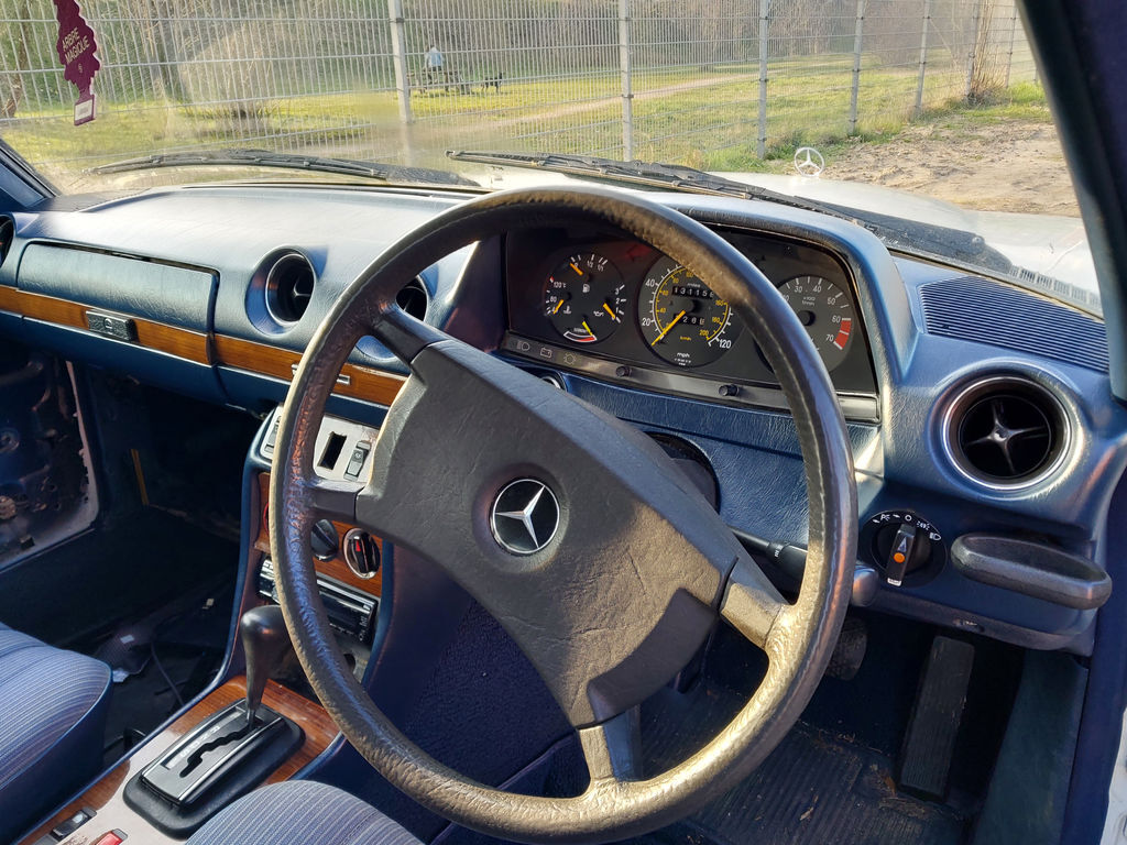 Bild 2 8 vom Fahrzeug-Verkaufsinserat Mercedes Benz Pullman 1984