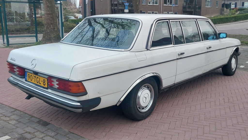 Bild 7 8 vom Fahrzeug-Verkaufsinserat Mercedes Benz Pullman 1984