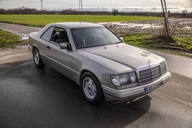 Mercedes Benz 230 CE (1988) (Auktions-Fahrzeug) Mercedes Benz 230 CE (1988) (Auktions-Fahrzeug)