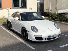 Porsche 997 (2011) (Auktions-Fahrzeug) Porsche 997 (2011) (Auktions-Fahrzeug)